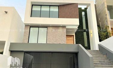 CASA EL VENTA EN  LOMAS UNIVERSIDAD