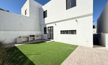 CASA EL VENTA EN  LOMAS UNIVERSIDAD