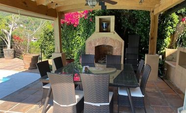 CASA EN VENTA EN VALLE DE BRAVO