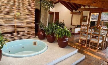 CASA EN VENTA EN VALLE DE BRAVO