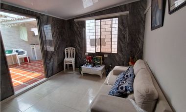 Casa comercial sobre vía principal en el Hipodromo Soledad