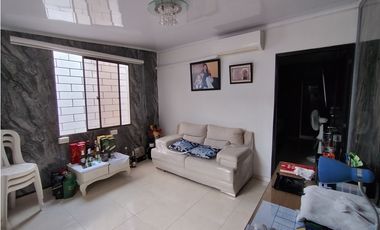 Casa comercial sobre vía principal en el Hipodromo Soledad