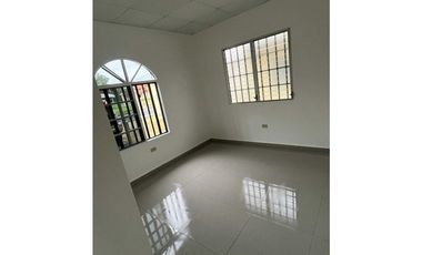 SE ALQUILA CASA NUEVA EN SANTIAGO LOS SUEÑOS
