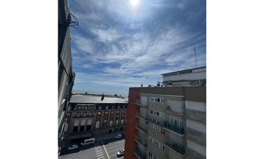 DEPARTAMENTO 4 AMBIENTES A LA CALLE CON BALCON - MACROCENTRO