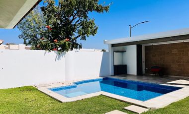 Casa en Fraccionamiento en Lomas de Jiutepec Jiutepec - ROQ-1259-Fr