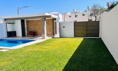 Casa en Fraccionamiento en Lomas de Jiutepec Jiutepec - ROQ-1259-Fr
