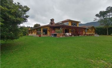 Casa Campestre con Casa Auxiliar Tenjo