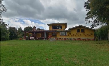 Casa Campestre con Casa Auxiliar Tenjo