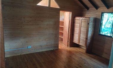 Venta de casa lote independiente en Santa Elena