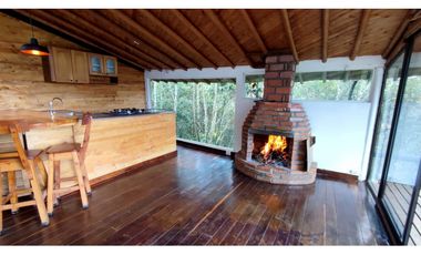 Venta de casa lote independiente en Santa Elena