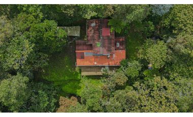 Venta de casa lote independiente en Santa Elena