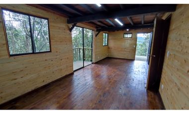Venta de casa lote independiente en Santa Elena