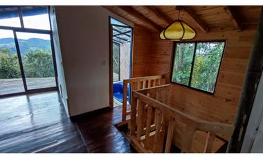 Venta de casa lote independiente en Santa Elena