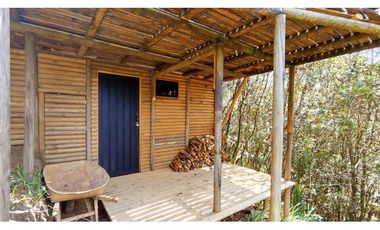 Venta de casa lote independiente en Santa Elena