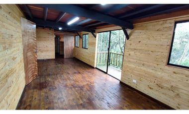 Venta de casa lote independiente en Santa Elena