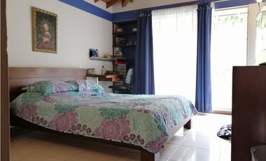 Casa tradicional en el Poblado La Calera / Potencial para remodelar