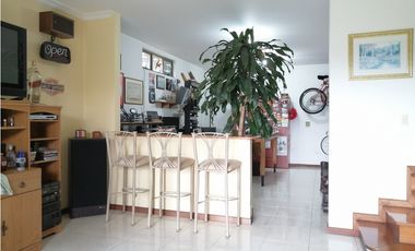 Casa tradicional en el Poblado La Calera / Potencial para remodelar