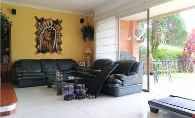 Casa tradicional en el Poblado La Calera / Potencial para remodelar