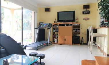 Casa tradicional en el Poblado La Calera / Potencial para remodelar
