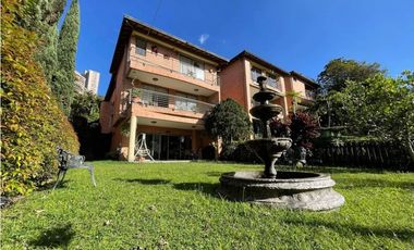 Casa tradicional en el Poblado La Calera / Potencial para remodelar