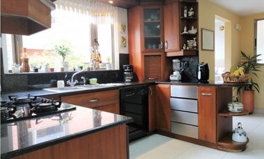 Casa tradicional en el Poblado La Calera / Potencial para remodelar