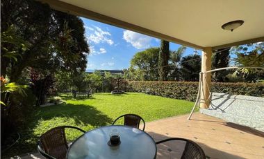 Casa tradicional en el Poblado La Calera / Potencial para remodelar