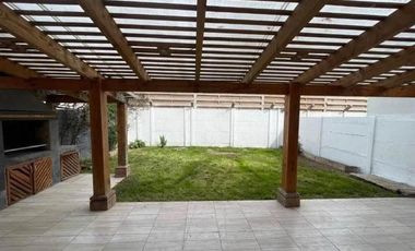 Casa en Venta en Camilo Berrios Quintanilla 144