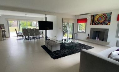 Casa en  venta, 6 ambientes - Saint Thomas Sur, Canning