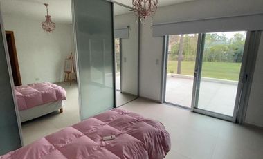 Casa en  venta, 6 ambientes - Saint Thomas Sur, Canning