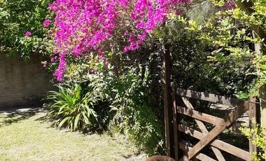 Dique Luján | Alquiler temporario | Lindas cabañas con jardín y pileta para 4 o 5 personas