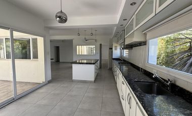 Oportunidad, casa en la Pelegrina