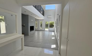 Oportunidad, casa en la Pelegrina
