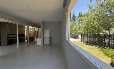 Oportunidad, casa en la Pelegrina