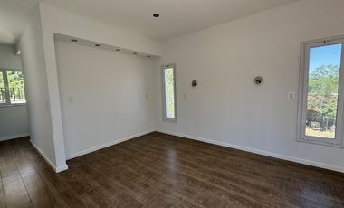 Oportunidad, casa en la Pelegrina