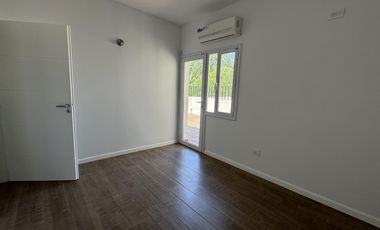 Oportunidad, casa en la Pelegrina