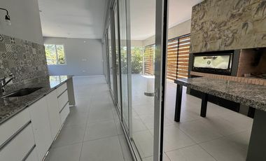 Oportunidad, casa en la Pelegrina
