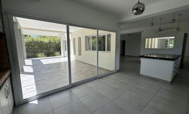 Oportunidad, casa en la Pelegrina