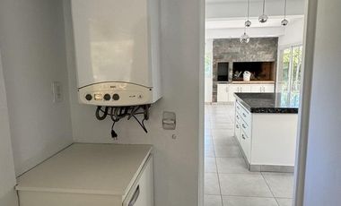 Oportunidad, casa en la Pelegrina
