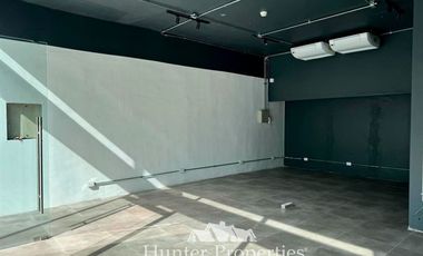 Local Comercial en Arriendo en Apoquindo / Asturias. Escuela Militar