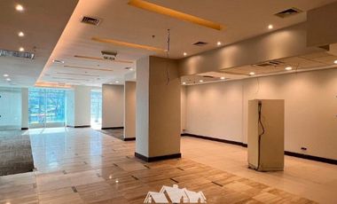 Local Comercial en Arriendo en Avda Las Condes / San Damian