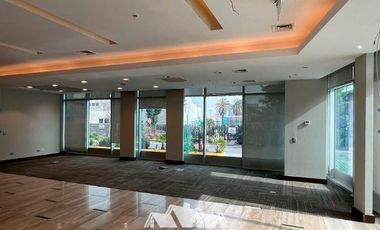 Local Comercial en Arriendo en Avda Las Condes / San Damian
