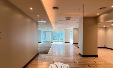 Local Comercial en Arriendo en Avda Las Condes / San Damian