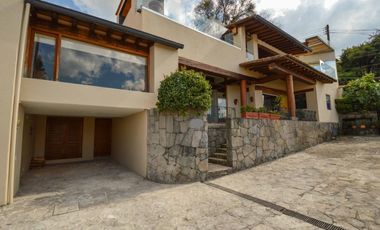 CASA CON ACCESO AL LAGO