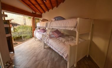 CASA CON ACCESO AL LAGO