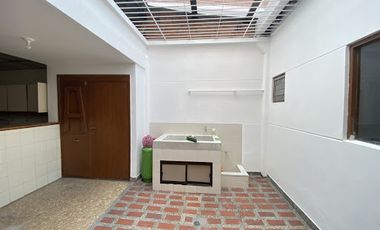 ARRIENDO de CASA COMERCIAL en MedellÃ­n