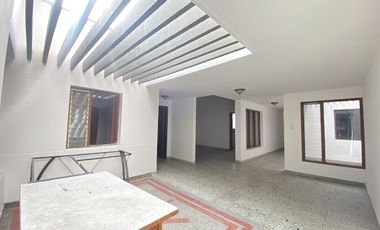 ARRIENDO de CASA COMERCIAL en MedellÃ­n