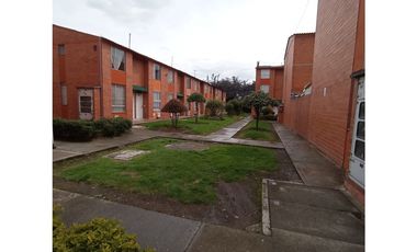 ACSI 231. Casa en Venta Mosquera, Trebol Mz 7