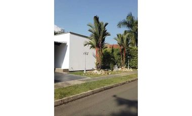 Casa campestre para venta en Jamundí condominio valle del río 560 m²