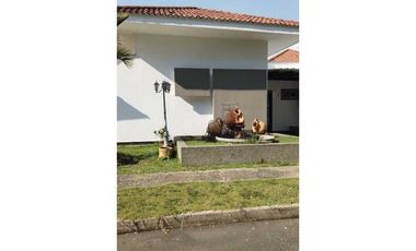 Casa campestre para venta en Jamundí condominio valle del río 560 m²