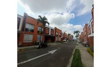 VENDO CASA EN DOSQUEBRADAS SECTOR POSTOBON